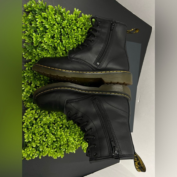 Dr. Martens 1460 Softy T Leather Lace-Up Combat Boots Youth, men, woman - Picture 5 of 12